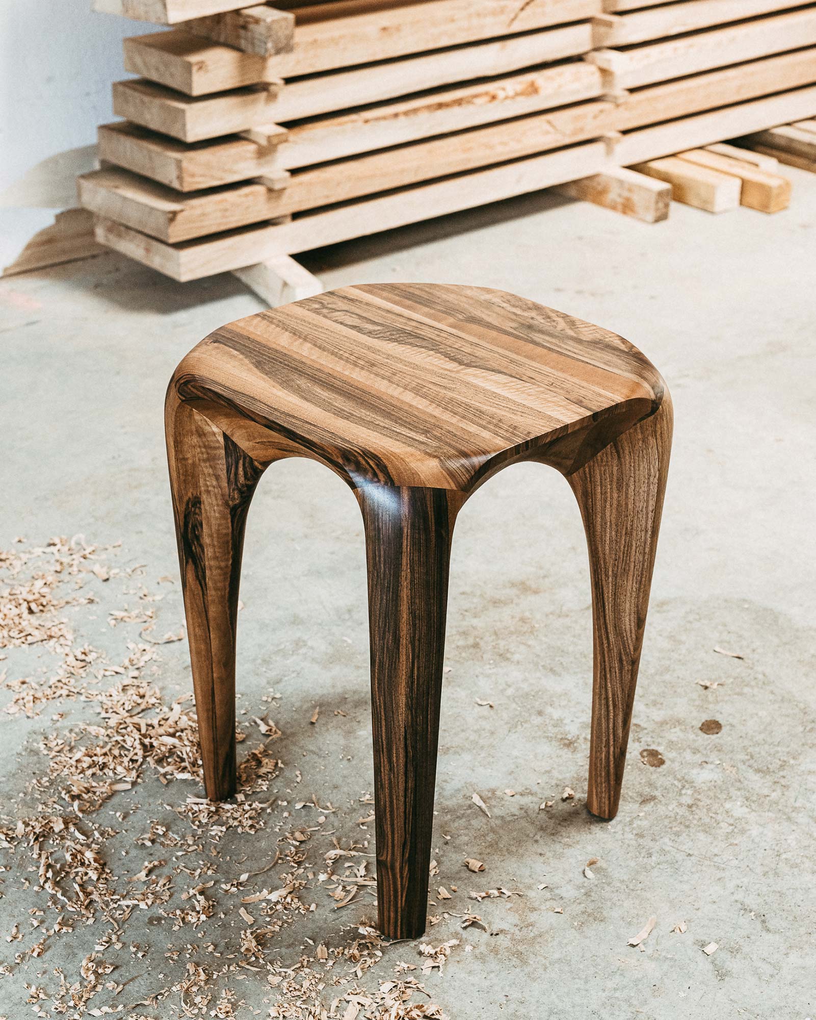 Maxime Goléo - bois - bureau - table - sculpture - bois - art - design - collection - spline - organique - contemporain