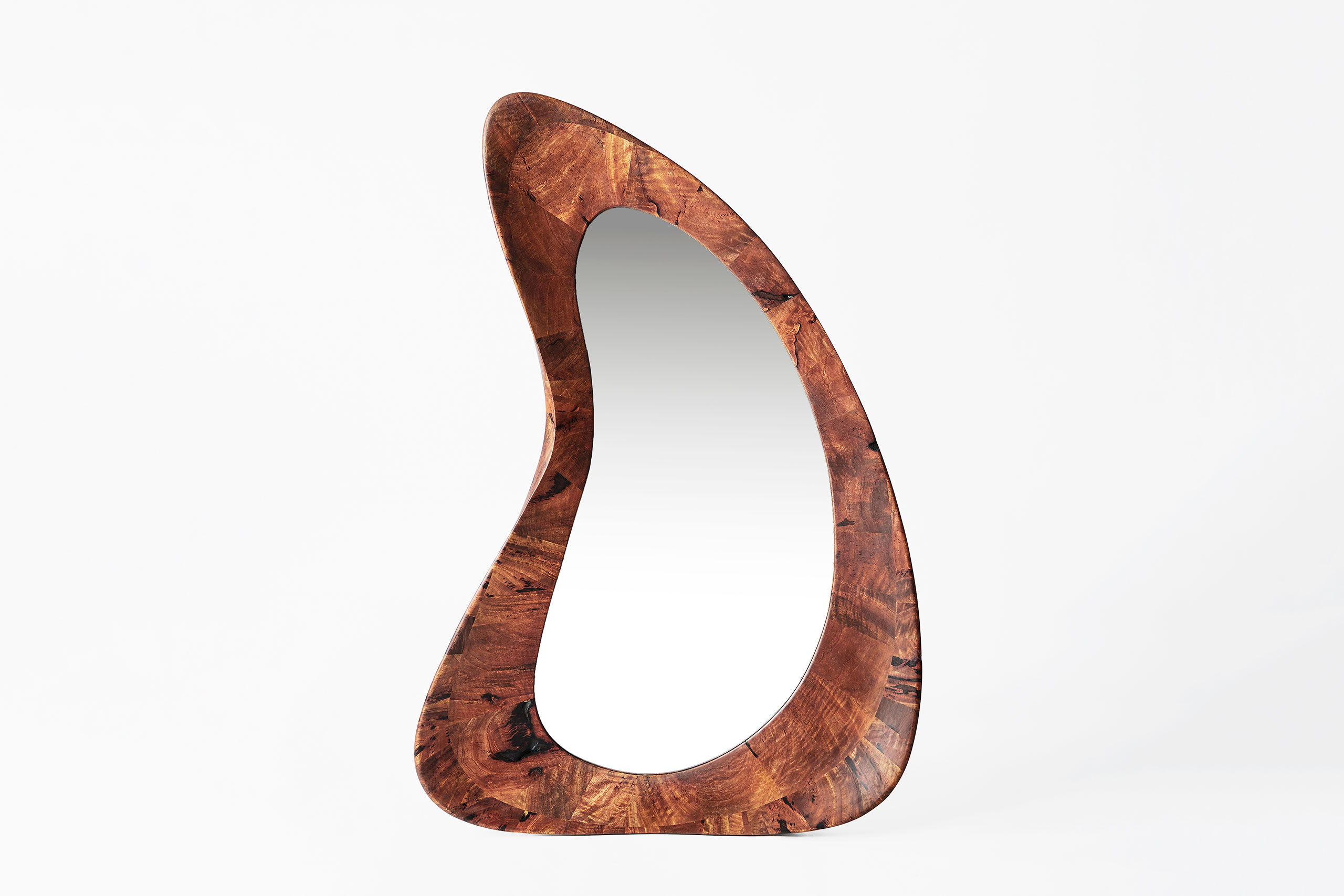 Art - contemporain - galerie d'art - bois - manguier - courbé - sculpture - miroir - Maxime Goléo - design intérieur - sensuel - épuré